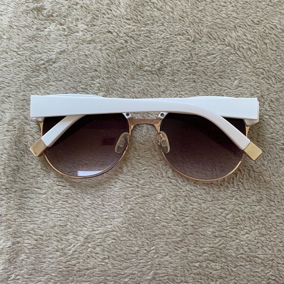 Assorted Sunglasses - Picture 9 of 9